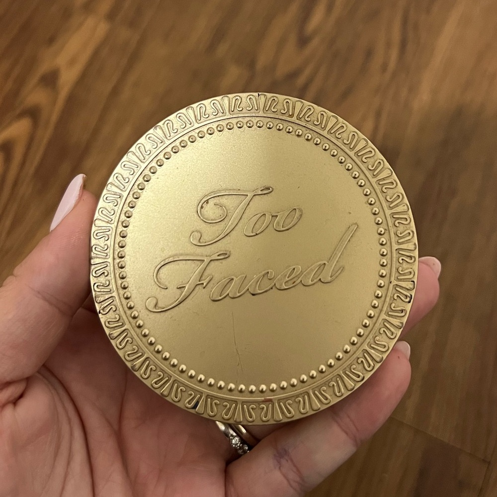 Too Faced Chocolate Soleil Medium Deep Matte Bronzer